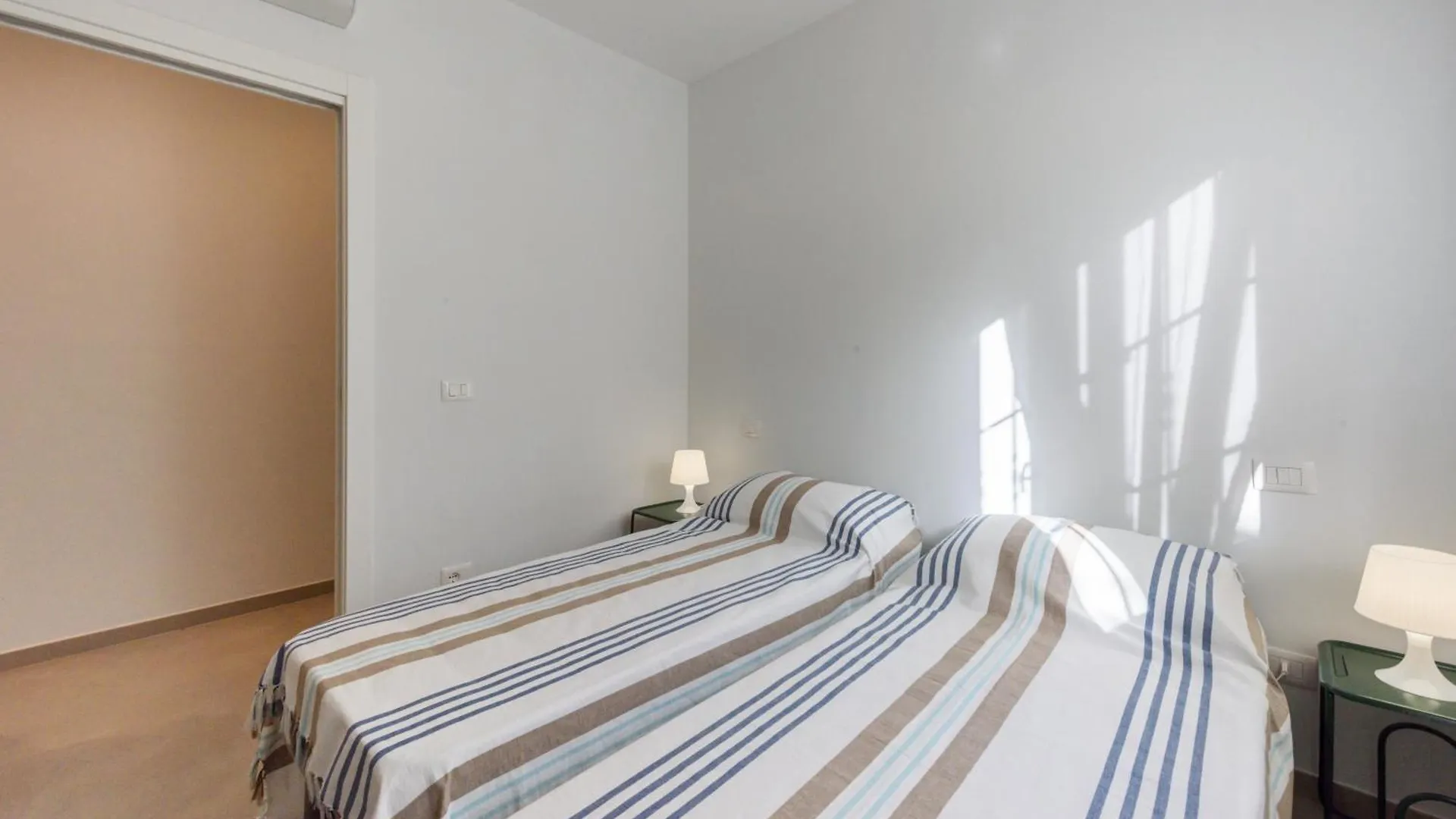 New Style In Forte Dei Marmi Private Parking Apartment